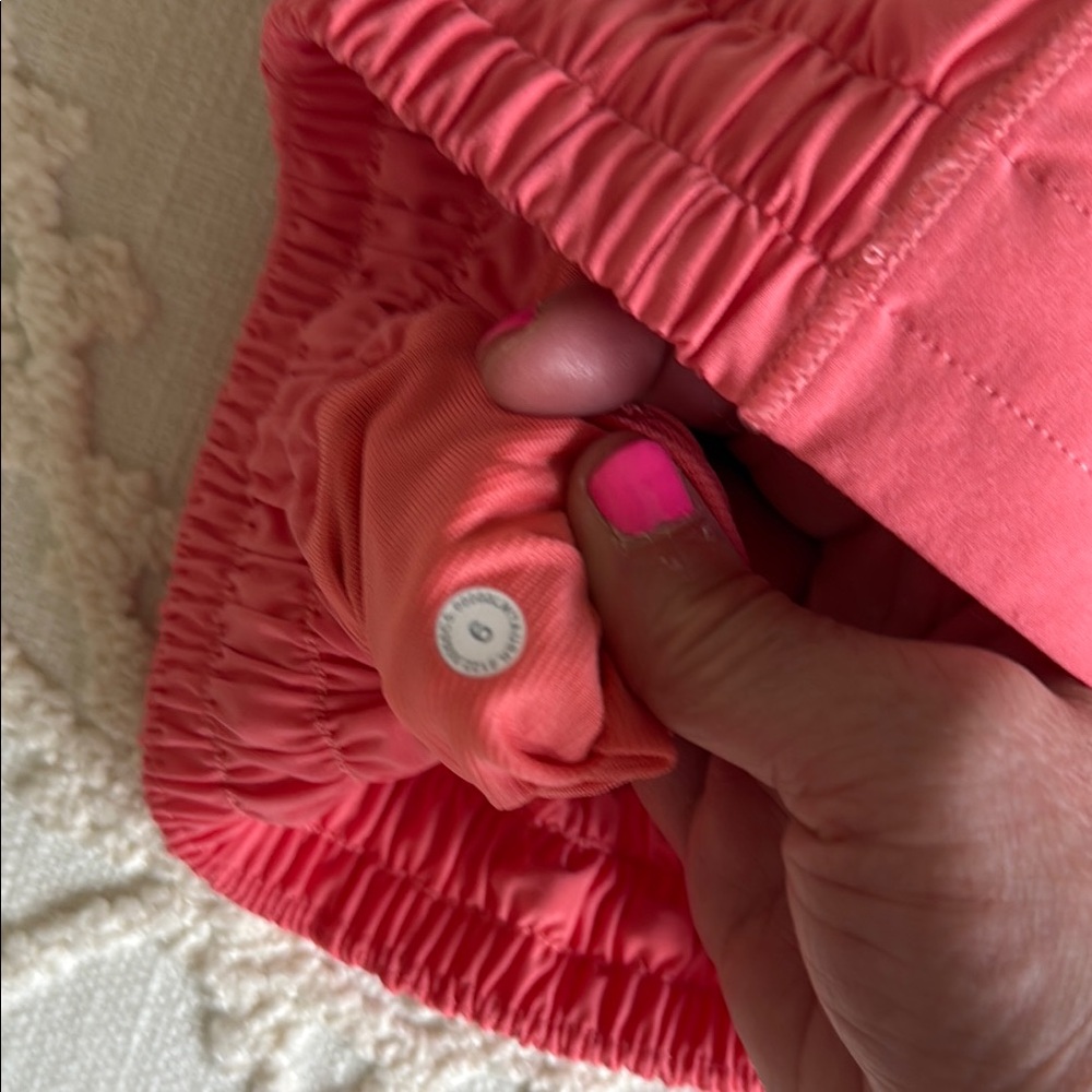 Lululemon Hotty Hot Shorts 2.5” - Picture 3 of 3